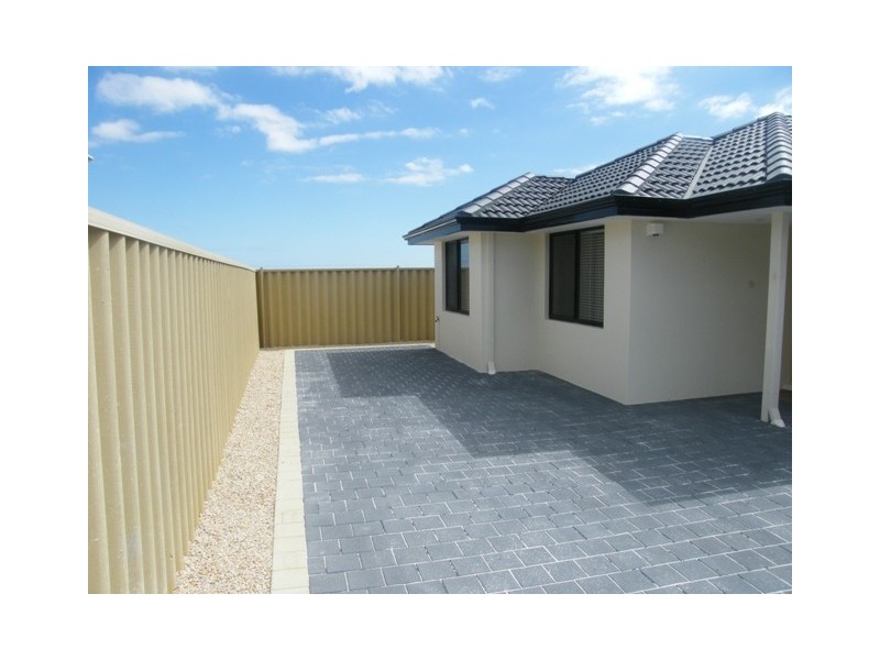 17B  Rosinski Cir, Tapping WA 6065