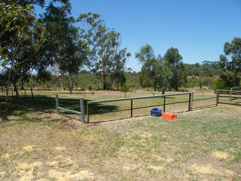 35 Hilltop Rise, Woodridge WA 6041