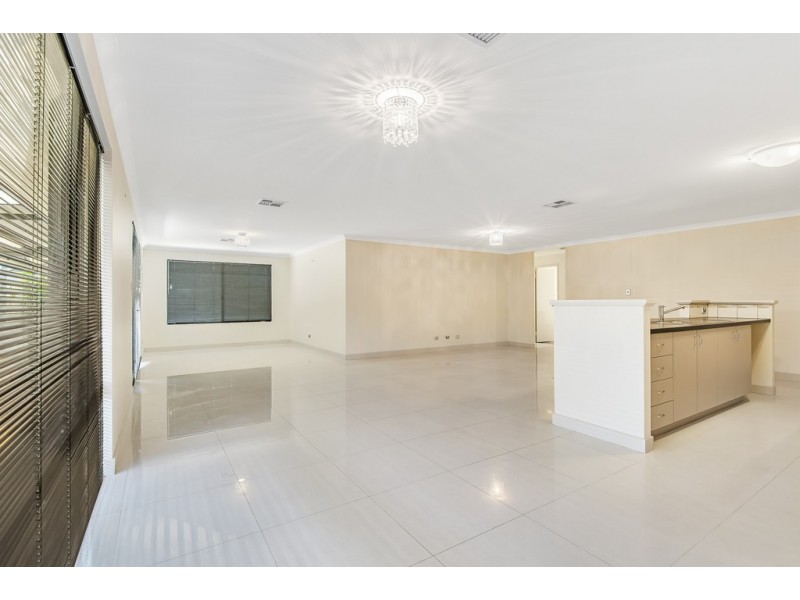 27 Cyandra Loop, Banksia Grove WA 6031