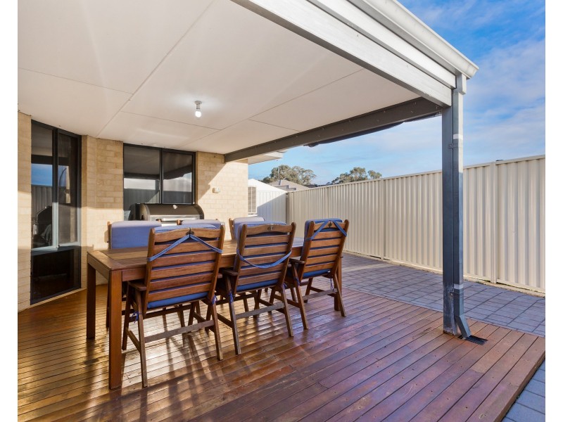28 Floresta Street, Sinagra WA 6065