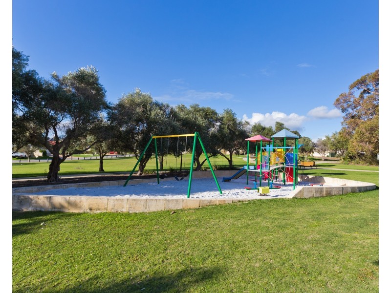 28 Floresta Street, Sinagra WA 6065