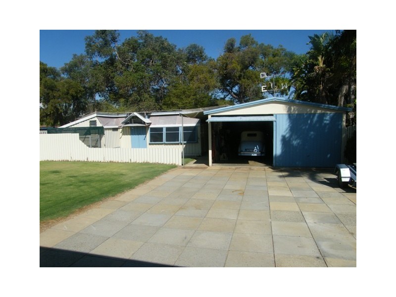 9 Woonan Street, Wanneroo WA 6065