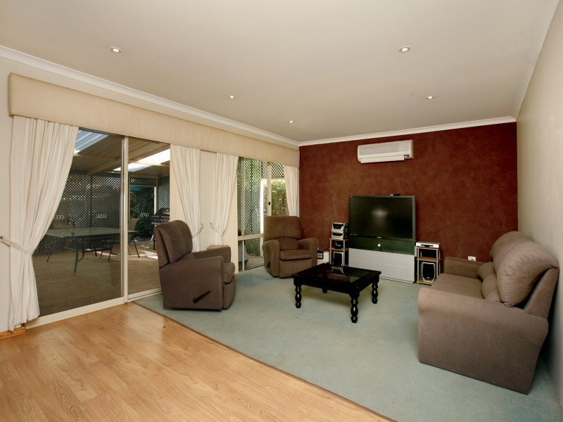 23 Bibbulmum Ent, Sinagra WA 6065