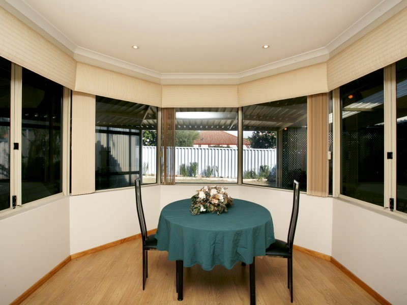 23 Bibbulmum Ent, Sinagra WA 6065