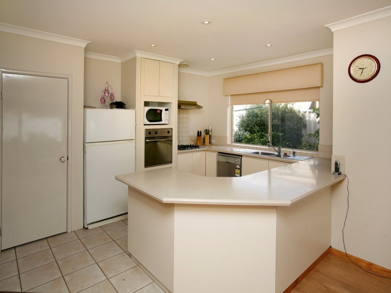 23 Bibbulmum Ent, Sinagra WA 6065