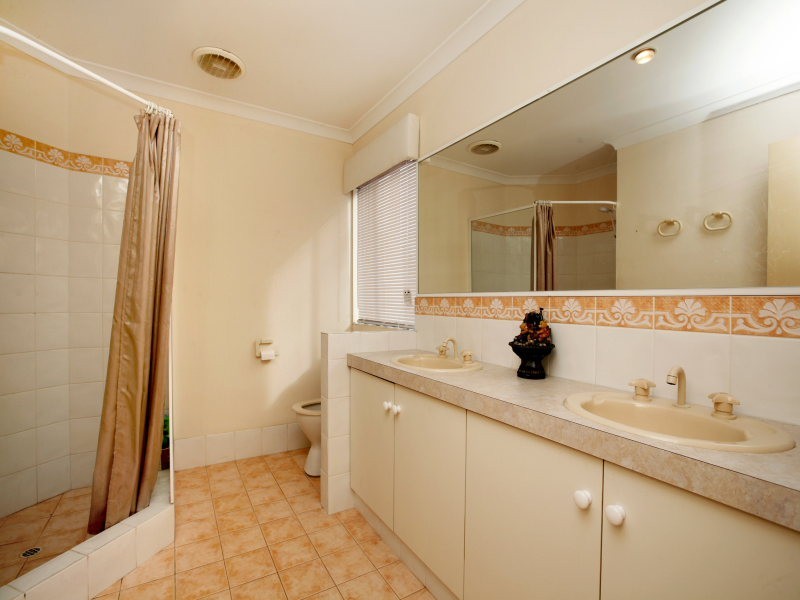 23 Bibbulmum Ent, Sinagra WA 6065