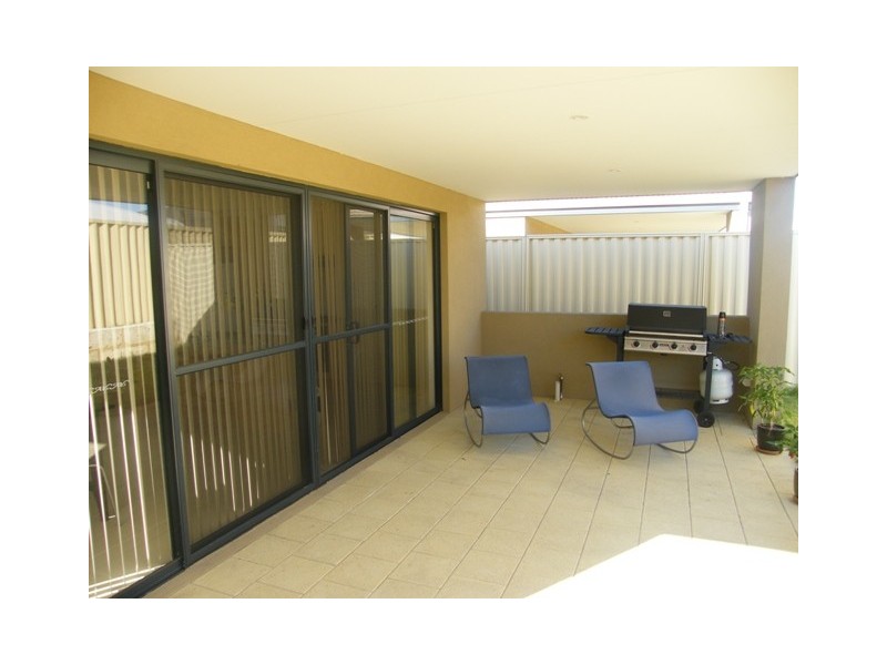 19B Bonvin Gardens, Tapping WA 6065