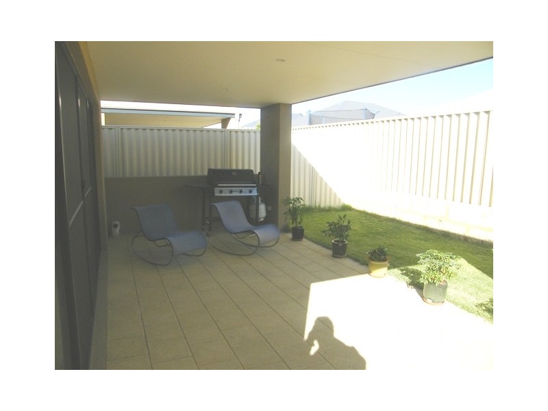 19B Bonvin Gardens, Tapping WA 6065