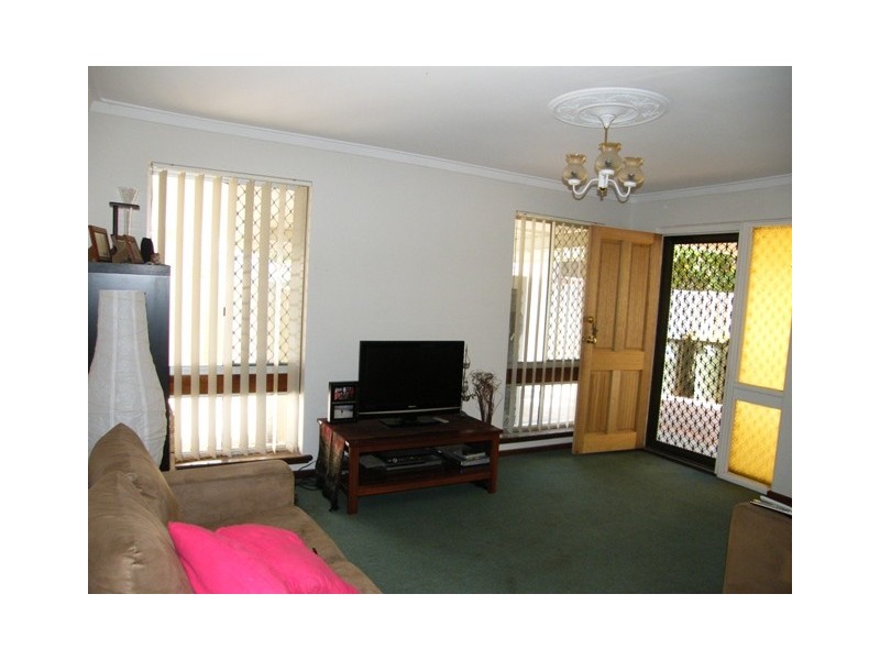 44B Templeton Cresent, Girrawheen WA 6064