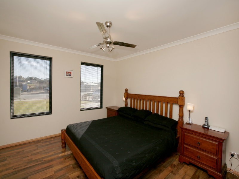 118 Elliot Road, Hocking WA 6065