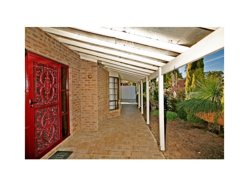 10 Wonambi way, Wanneroo WA 6065