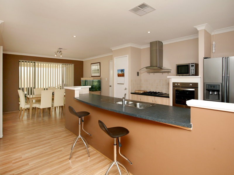 75 Da Vinci Drive, Tapping WA 6065