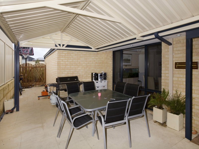 75 Da Vinci Drive, Tapping WA 6065