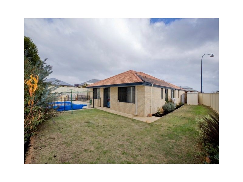 75 Da Vinci Drive, Tapping WA 6065