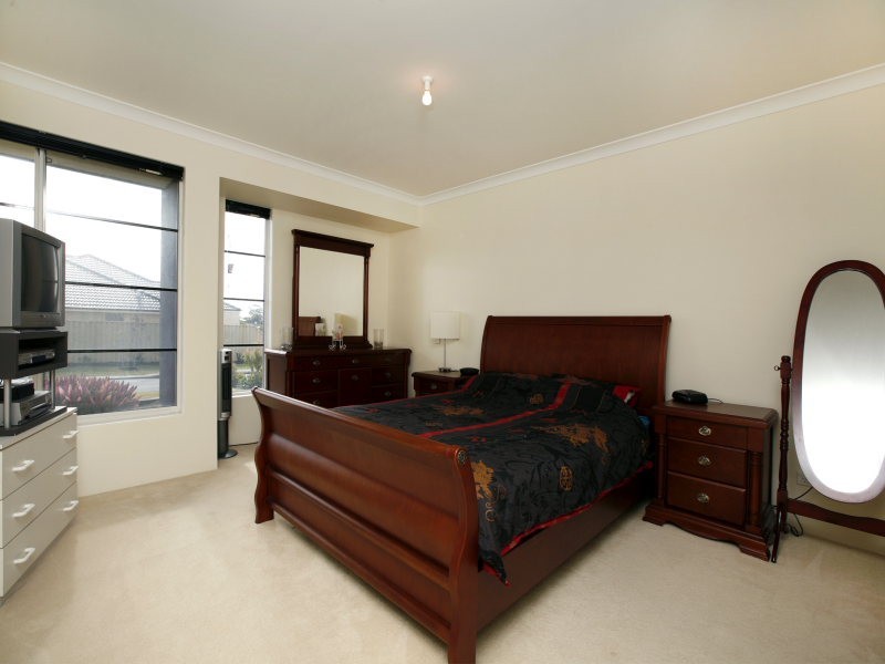 24 Van Gogh Road, Tapping WA 6065