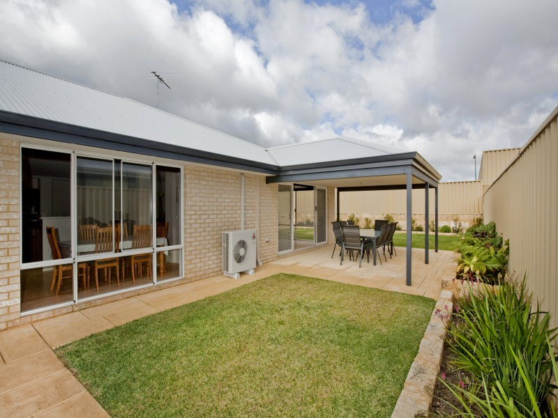 24 Van Gogh Road, Tapping WA 6065