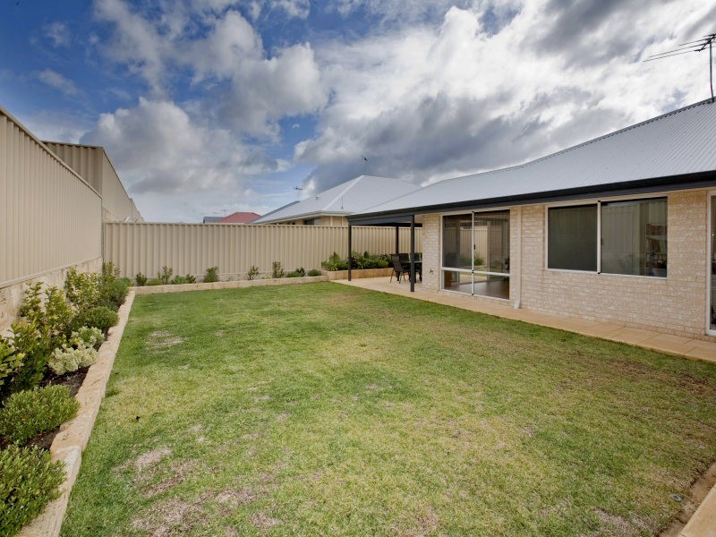 24 Van Gogh Road, Tapping WA 6065