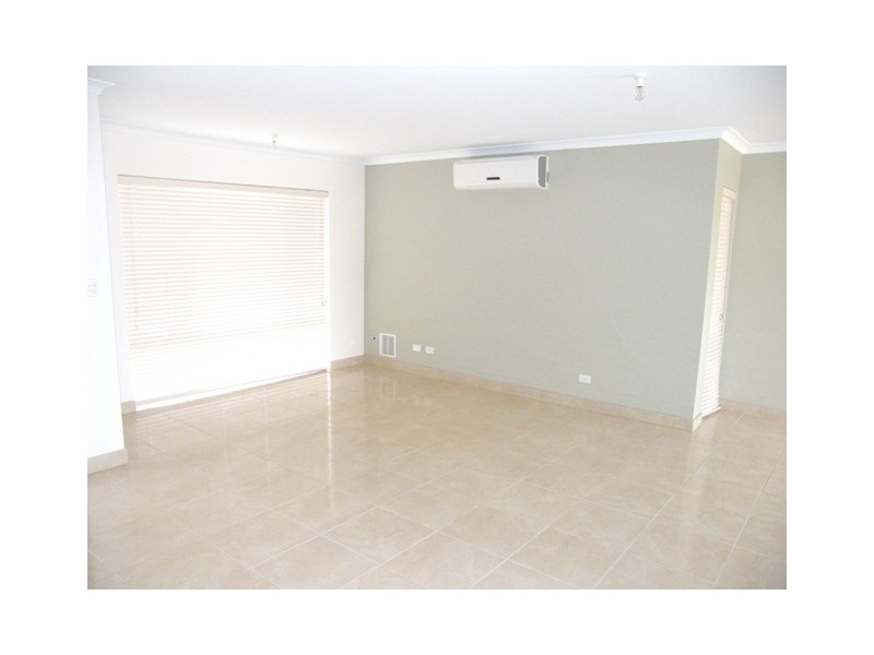 9A Rosinski Circle, Tapping WA 6065