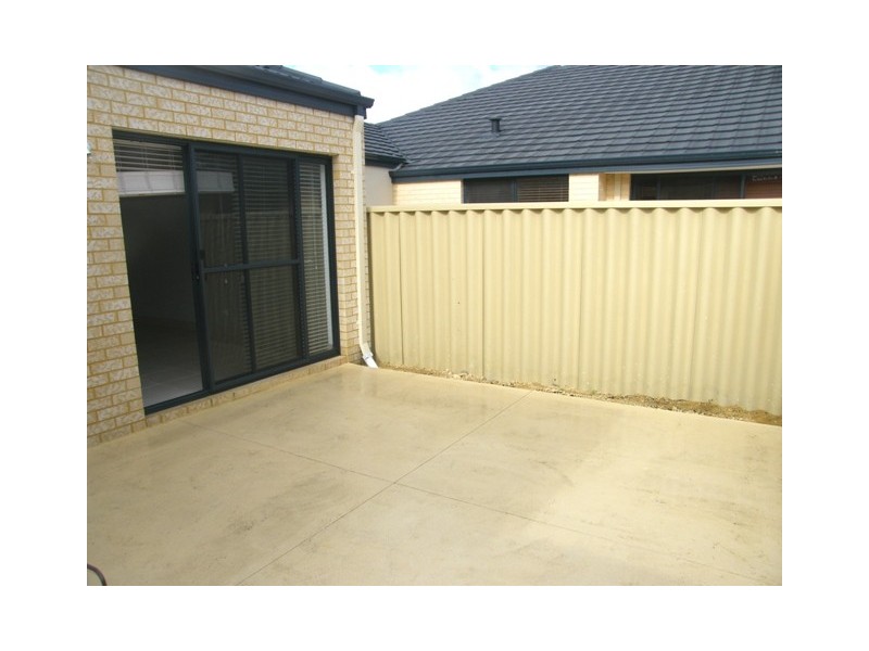 9A Rosinski Circle, Tapping WA 6065