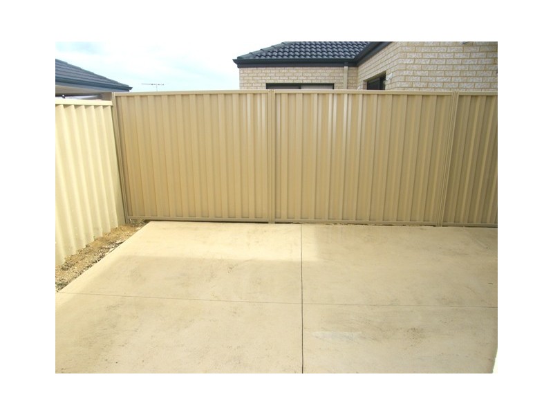 9A Rosinski Circle, Tapping WA 6065