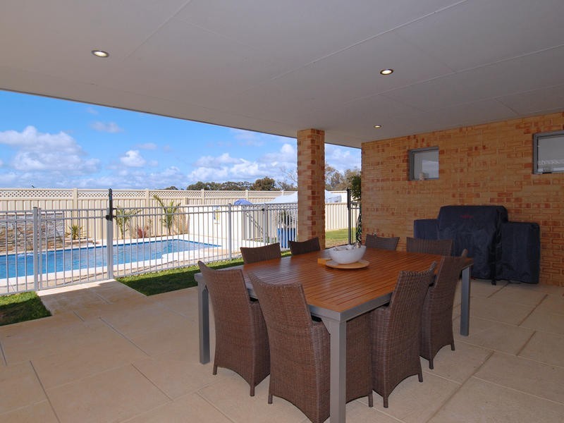 29 Condro Bend, Sinagra WA 6065