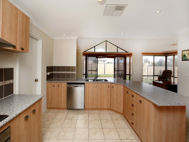 6 Goshawk Street, Tapping WA 6065