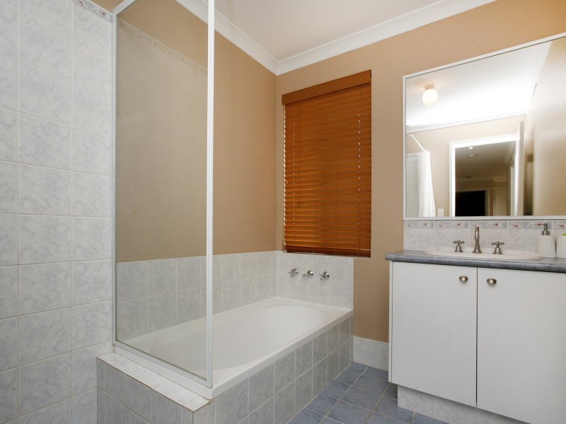 6 Goshawk Street, Tapping WA 6065