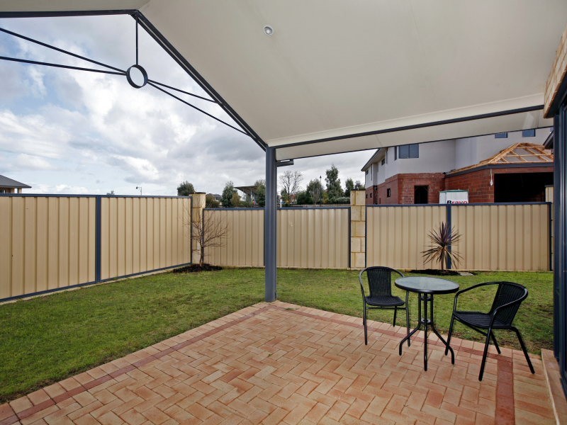 6 Goshawk Street, Tapping WA 6065