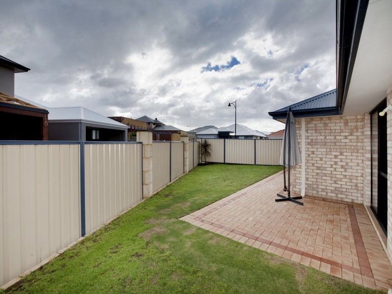 6 Goshawk Street, Tapping WA 6065
