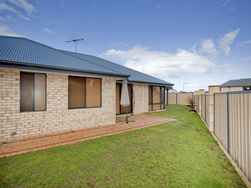 6 Goshawk Street, Tapping WA 6065