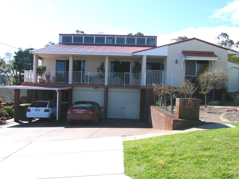 11 Sinagra Street, Wanneroo WA 6065