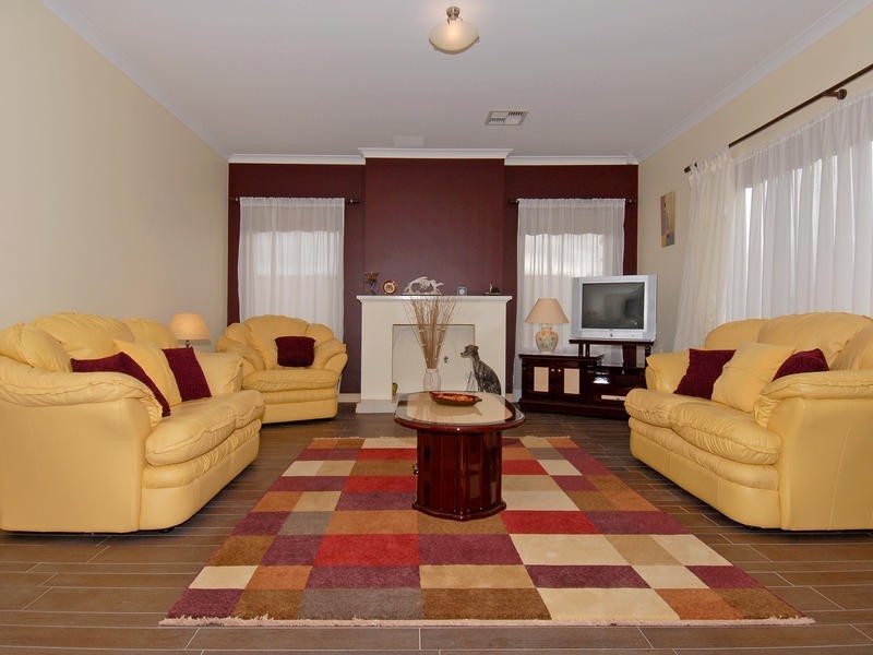 20  Amery Road, Hocking WA 6065