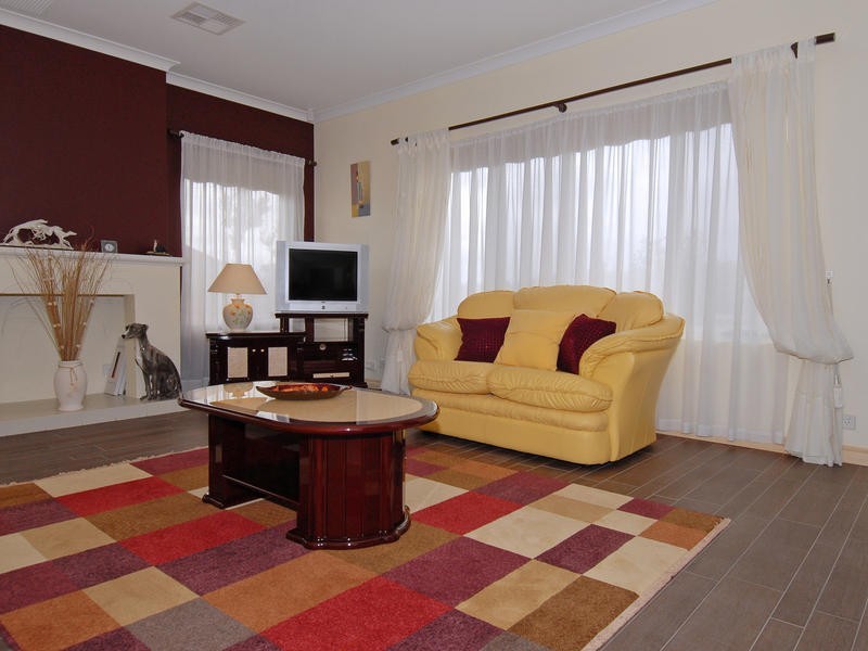 20  Amery Road, Hocking WA 6065