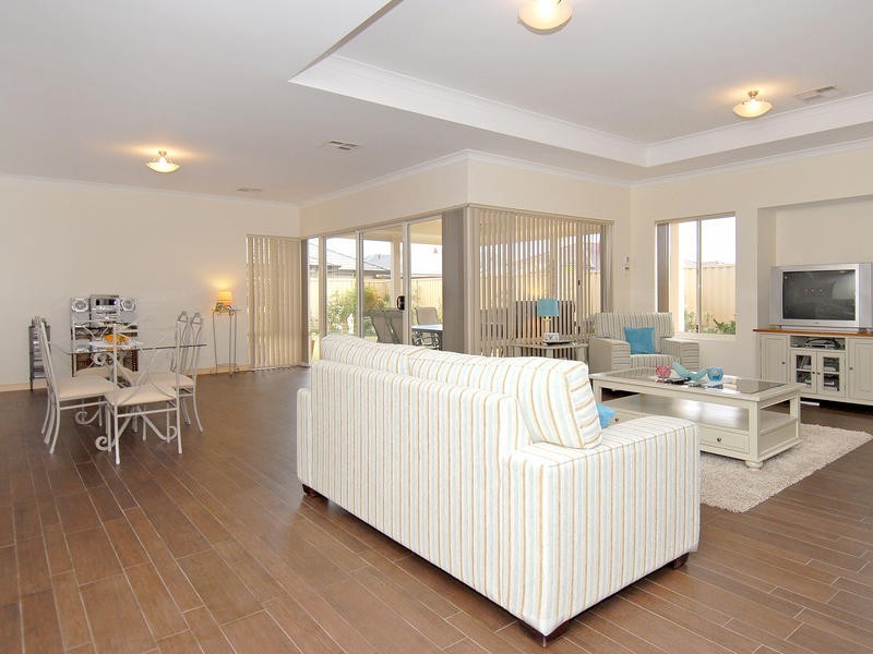 20  Amery Road, Hocking WA 6065