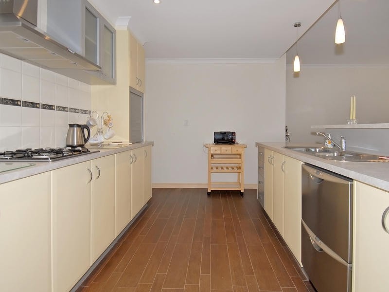 20  Amery Road, Hocking WA 6065