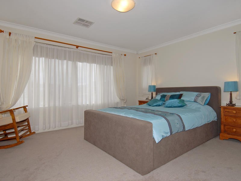 20  Amery Road, Hocking WA 6065