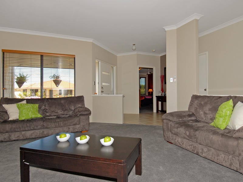 8 Carpenter Chase, Wanneroo WA 6065
