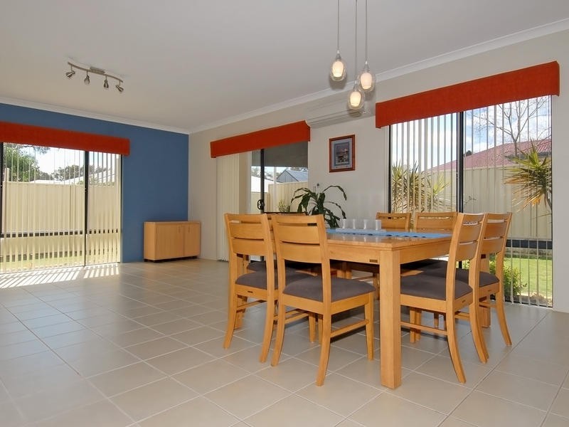 8 Carpenter Chase, Wanneroo WA 6065