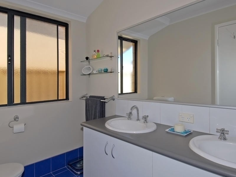 8 Carpenter Chase, Wanneroo WA 6065