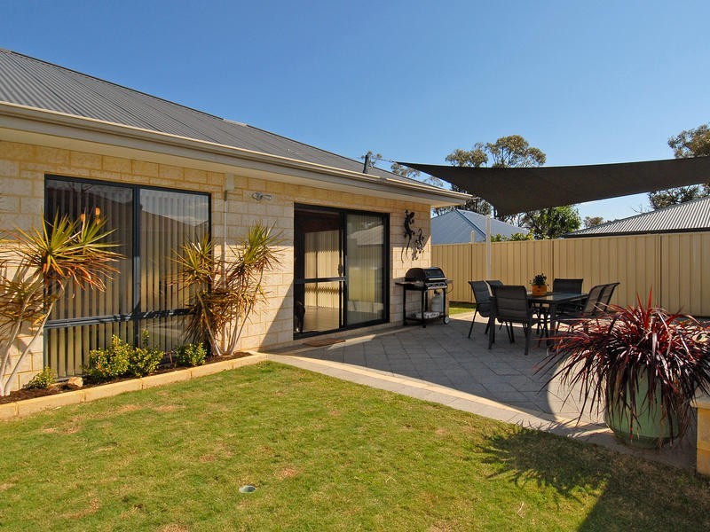 8 Carpenter Chase, Wanneroo WA 6065