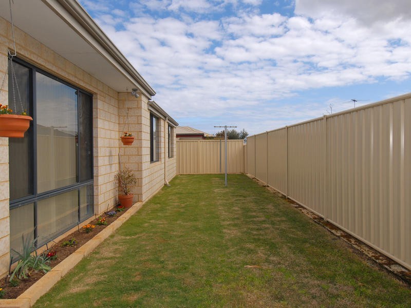 8 Carpenter Chase, Wanneroo WA 6065