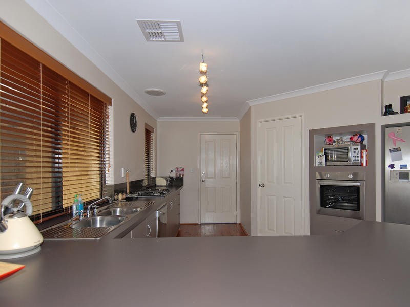 77 Sundowner Meander, Banksia Grove WA 6031