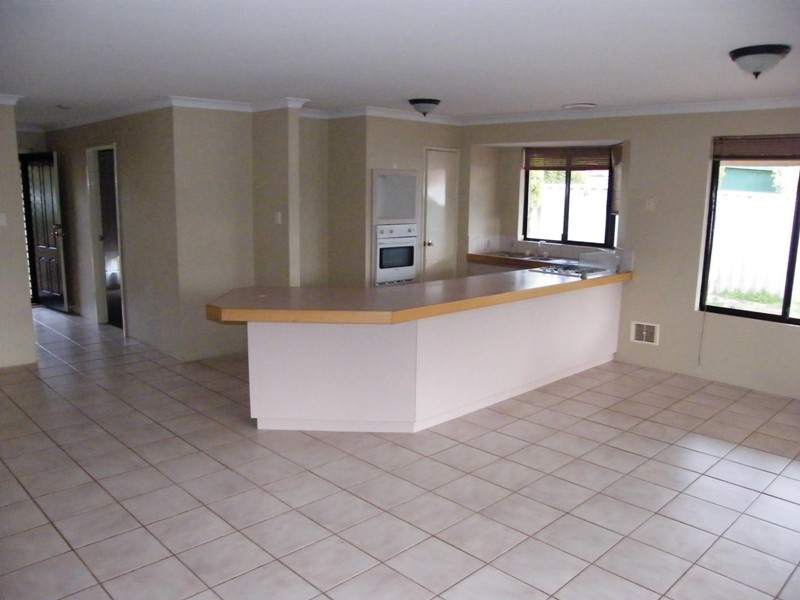 5 Aqua Court, Banksia Grove WA 6031