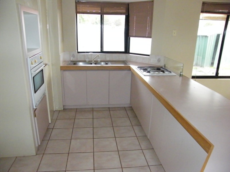 5 Aqua Court, Banksia Grove WA 6031