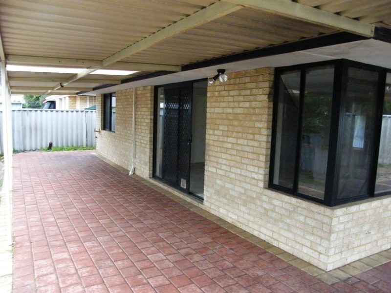 5 Aqua Court, Banksia Grove WA 6031