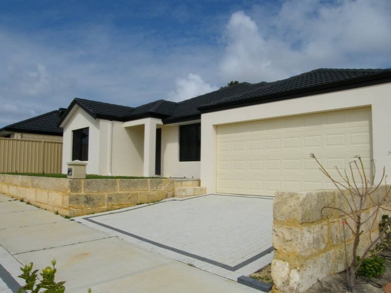 6 St. Louis Avenue, Hocking WA 6065