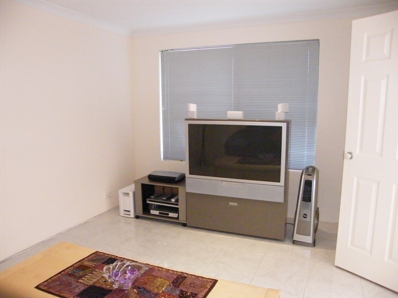 6 St. Louis Avenue, Hocking WA 6065