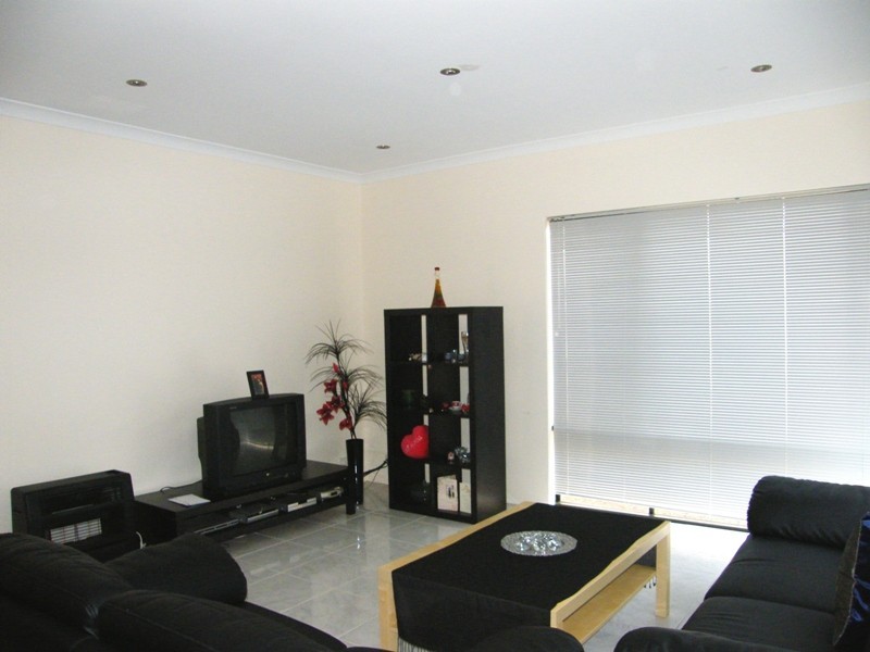 6 St. Louis Avenue, Hocking WA 6065