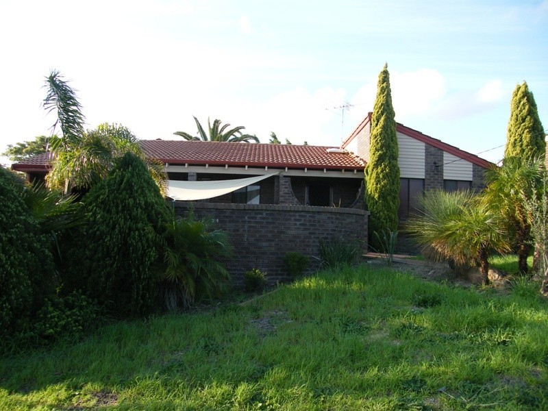 24 Santa Way, Wanneroo WA 6065