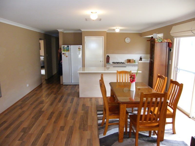 41 Matta Way, Pearsall WA 6065
